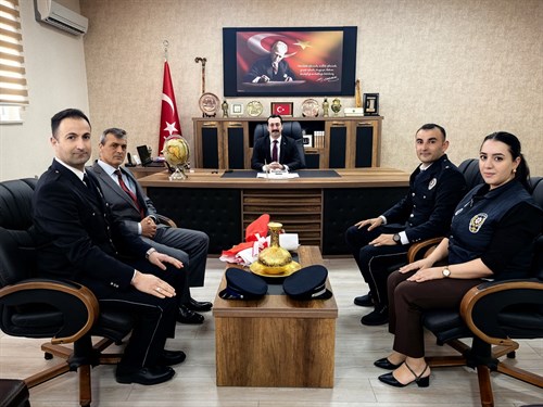 10 Nisan Polis Haftası Münasebetiyle Hekimhan İlçe Emniyet Müdürü, Kaymakamımız Sayın Muhammed Fatih GÜNLÜ'yü Ziyaret Etti.